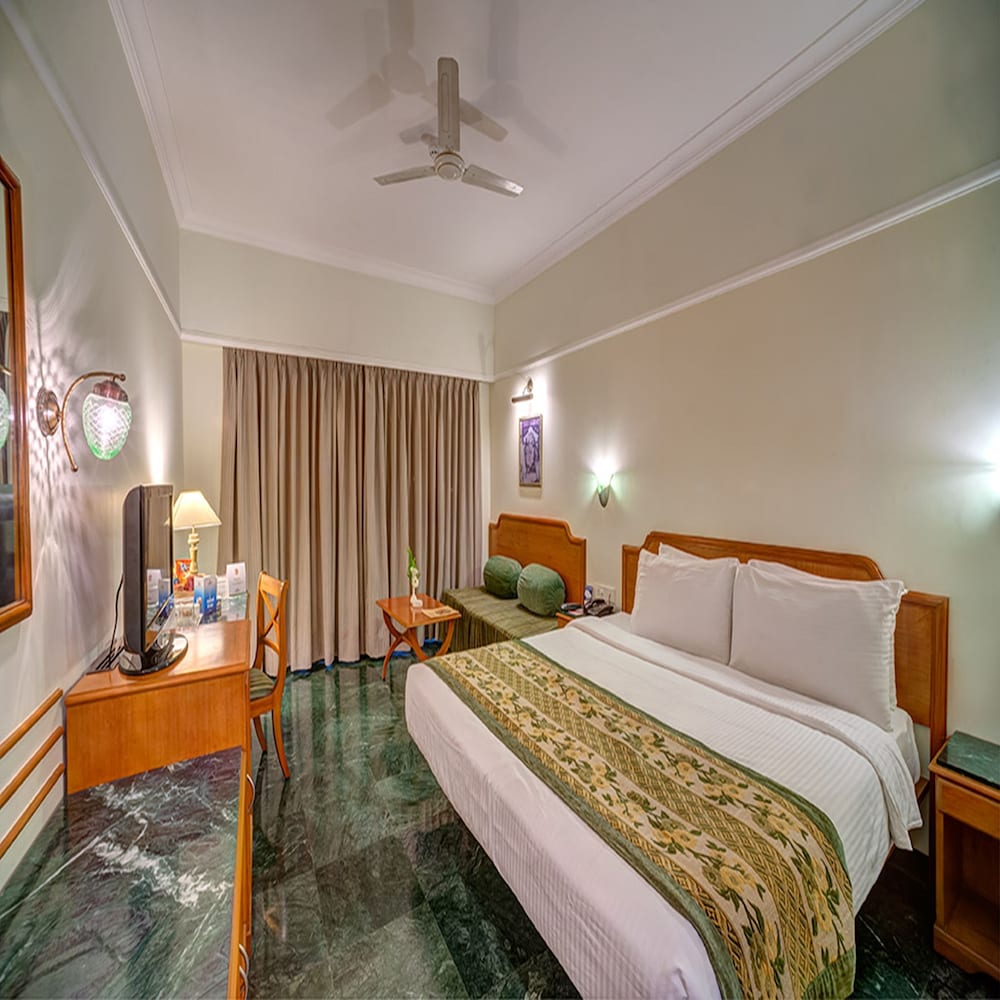 Sparrow Room