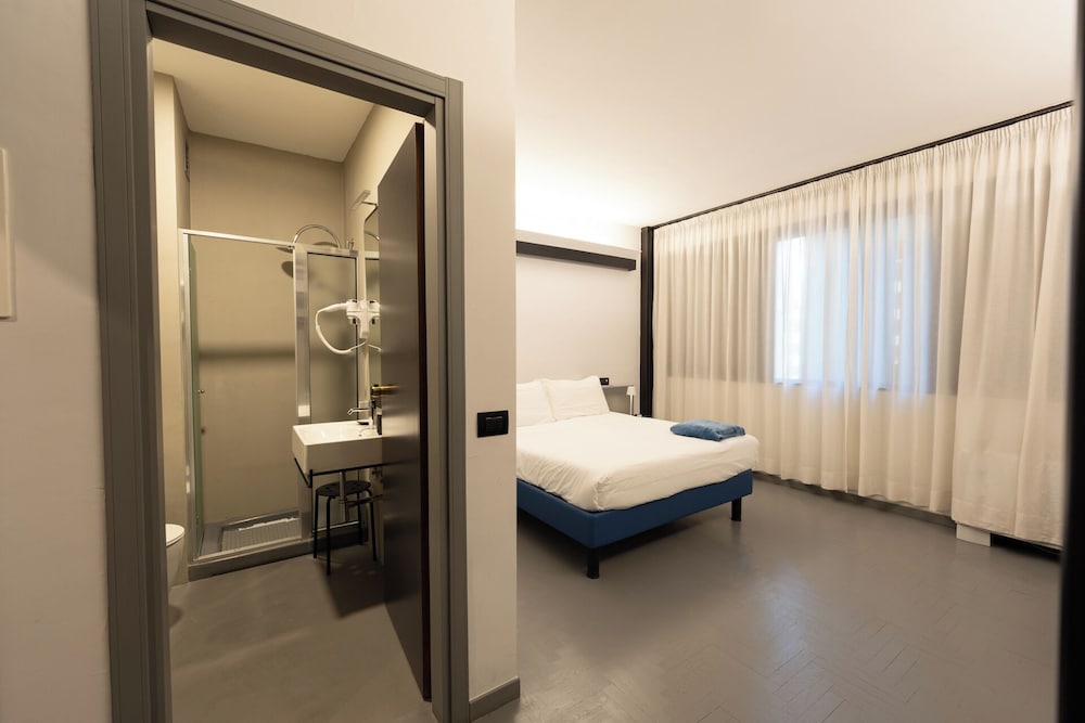 Business Double Room - Photo 5
