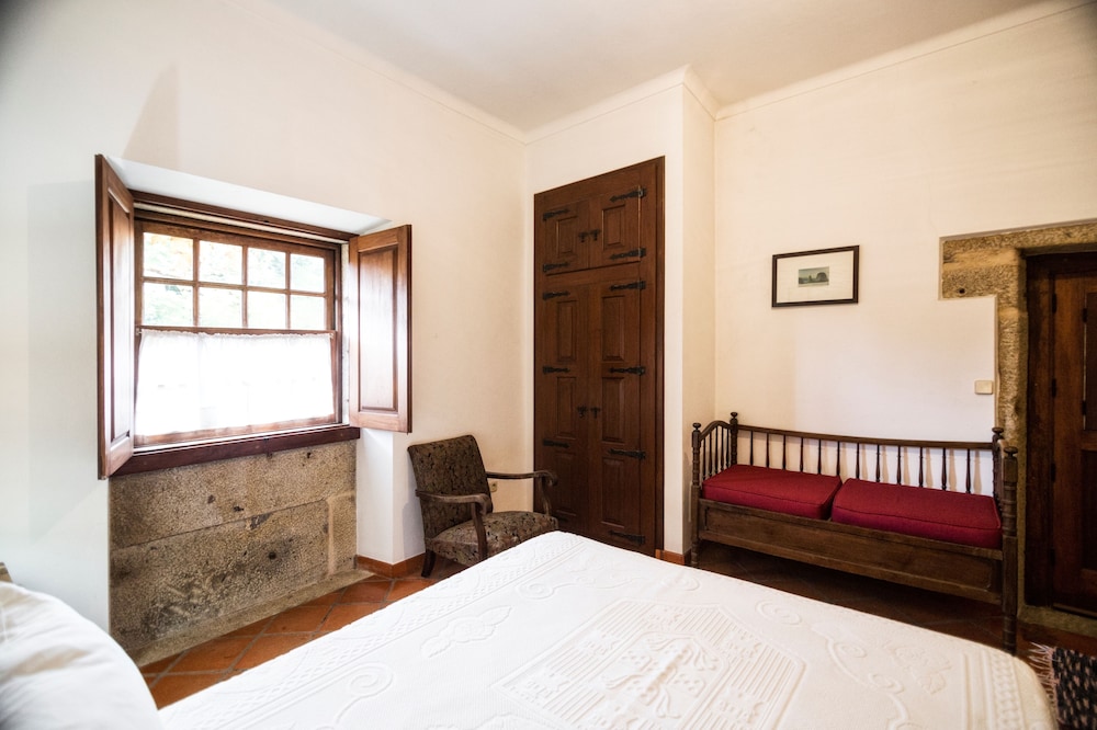 Double or Twin Room photo 3
