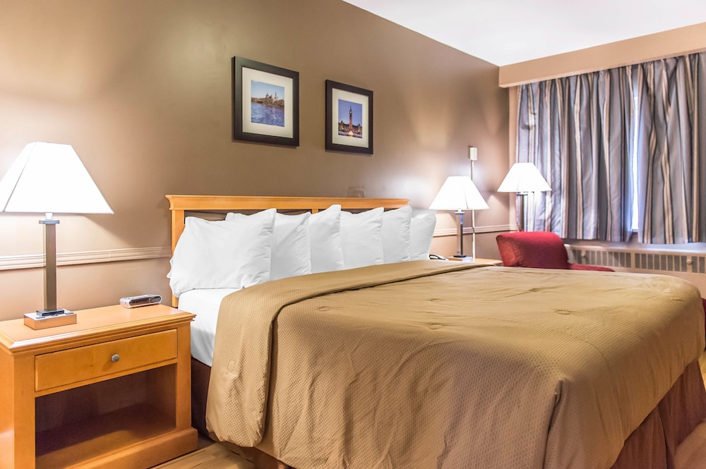Superior Room, 1 King Bed, Non Smoking photo 1
