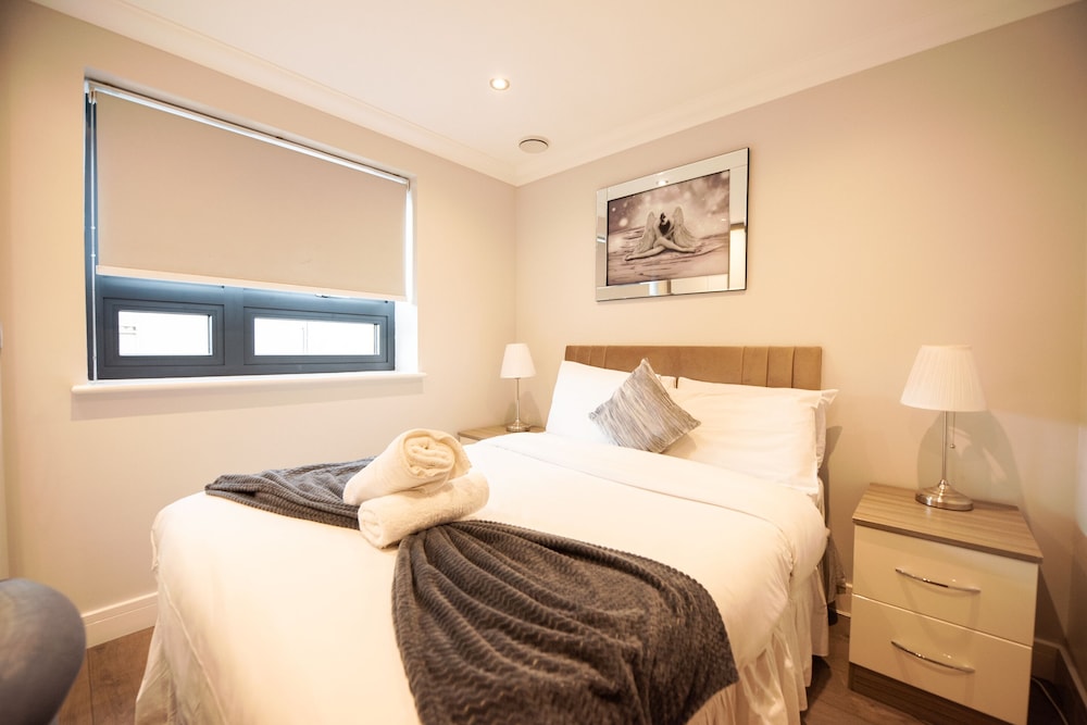 Premier Apartment, Ensuite photo 3