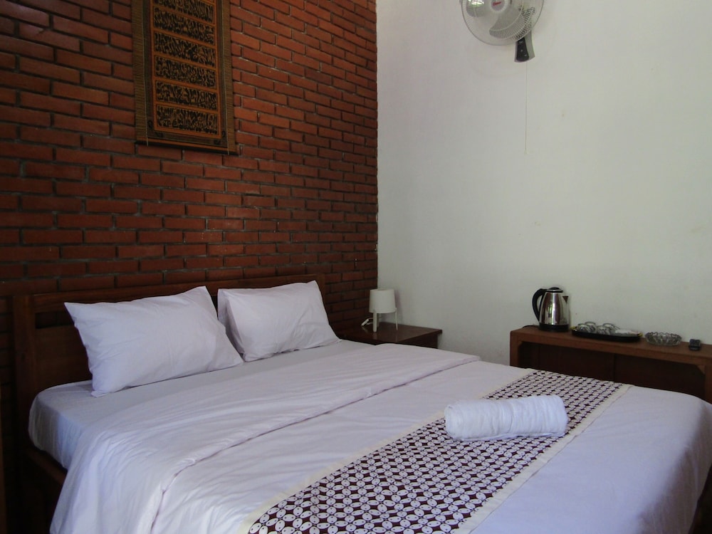 Standard Fan Room - Photo 17