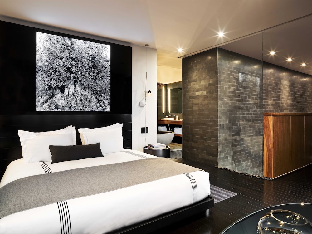 Suite, 2 Bedrooms photo 3