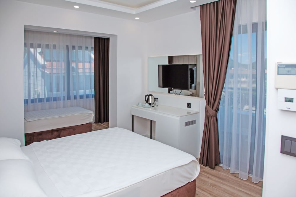 Comfort Triple Room With Balcony photo 3