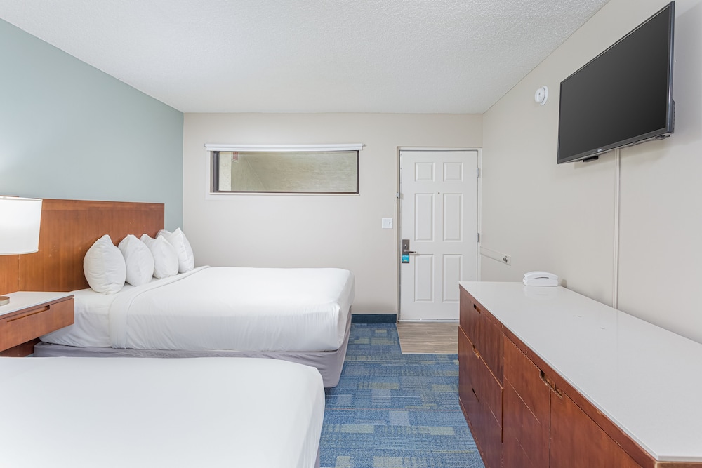 Two Queen Bed, Two Room, Beachfront