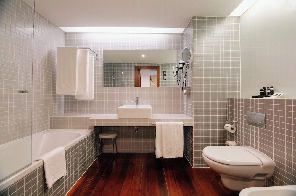 Superior Triple Room, City View - Photo 3