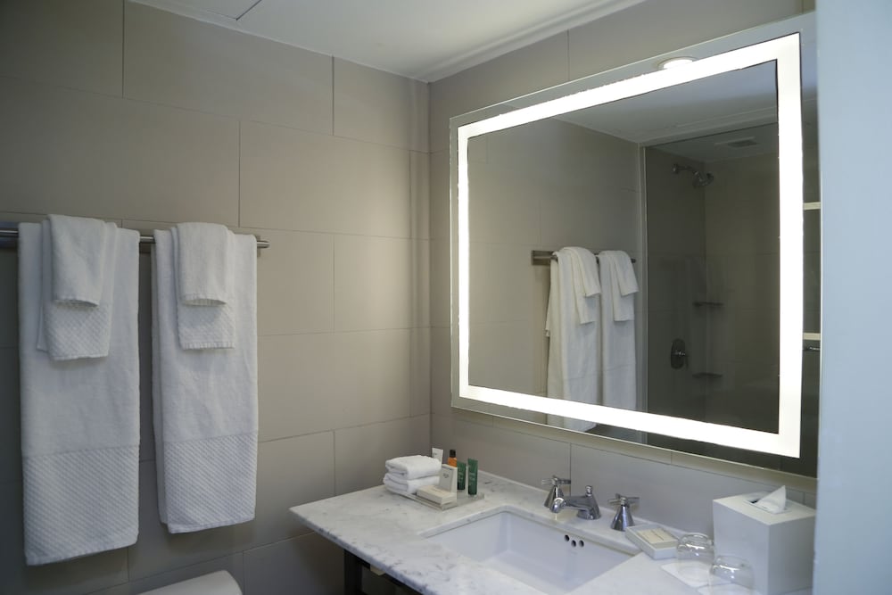 Room, 2 Queen Beds, Accessible, Bathtub - Photo 3