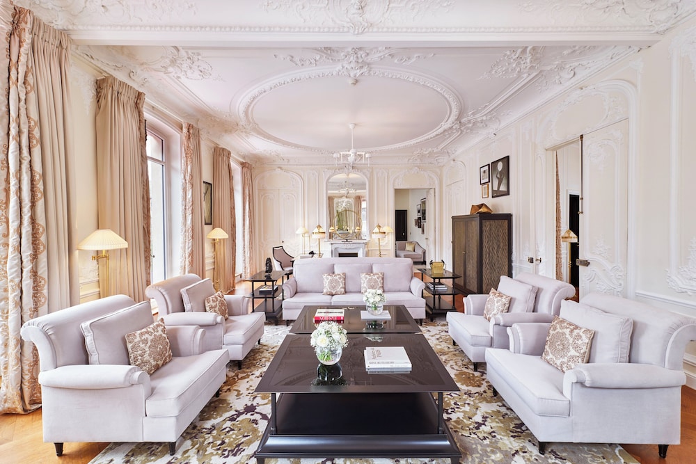Signature Suite (George V) photo 2