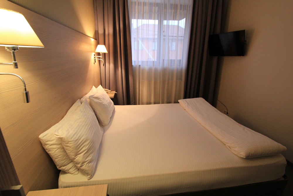 Standard Room, 1 Double Bed photo 2