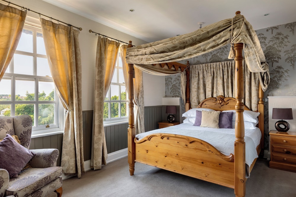Superior Room, 1 King Bed photo 1