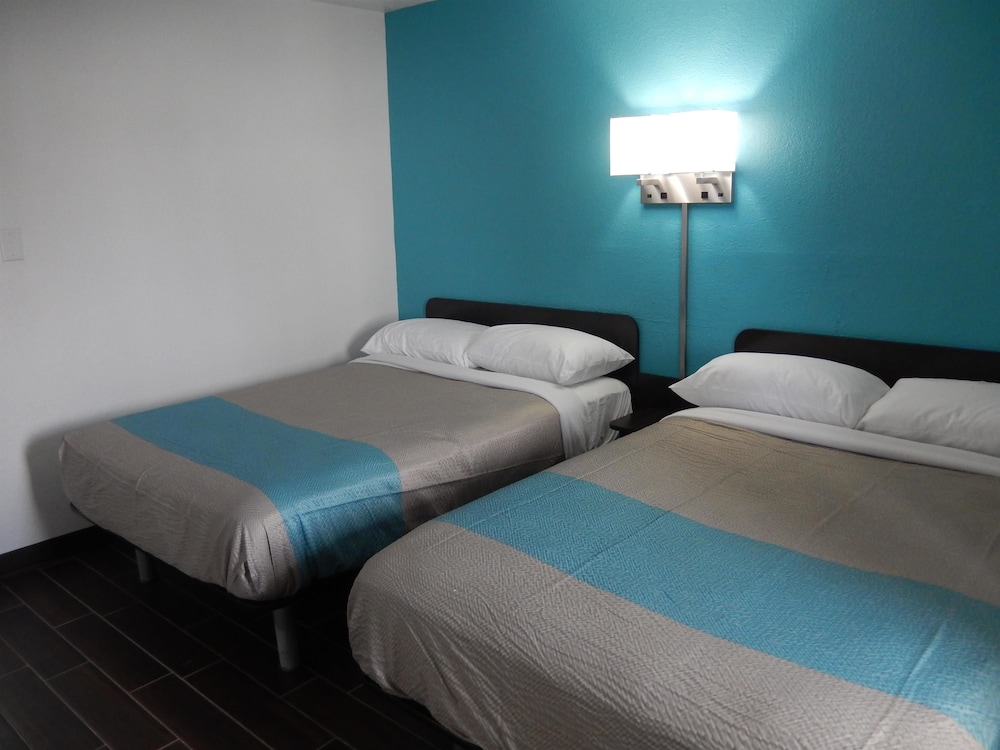 Standard Room, 2 Queen Beds, Non Smoking, Kitchenette - Photo 4