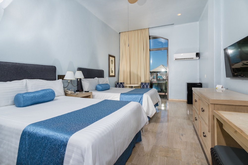 Deluxe Double Room, Patio, Pool View - Photo 1
