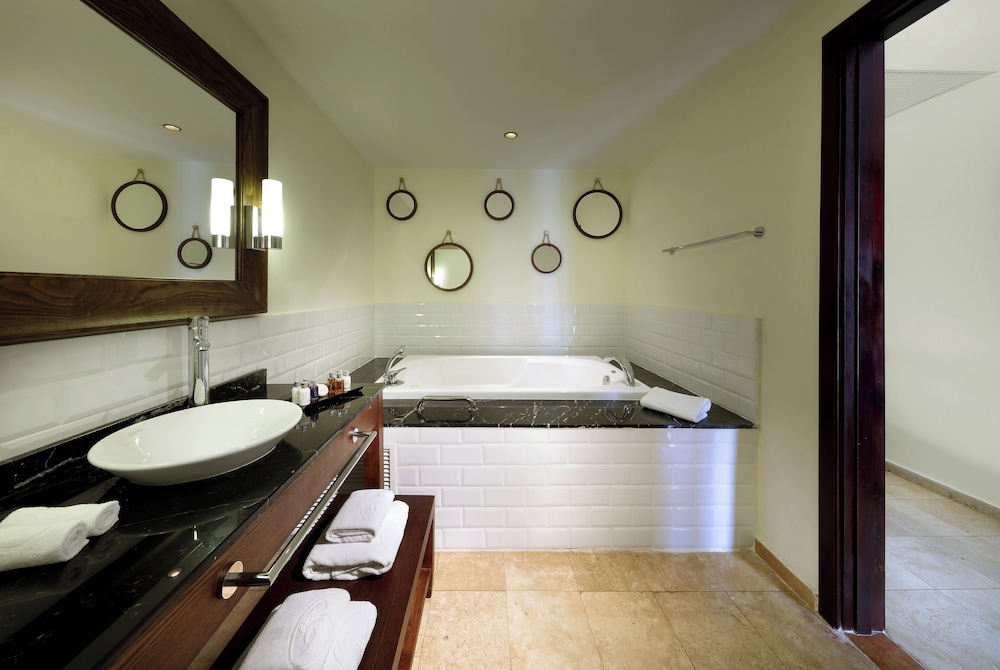 Signature Level Junior Suite