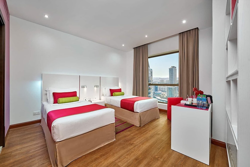 Suite, 2 Bedrooms, Balcony, City View photo 3