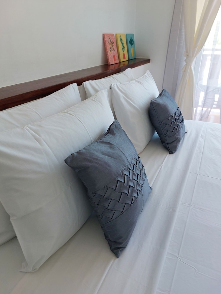 Deluxe Room - Photo 3