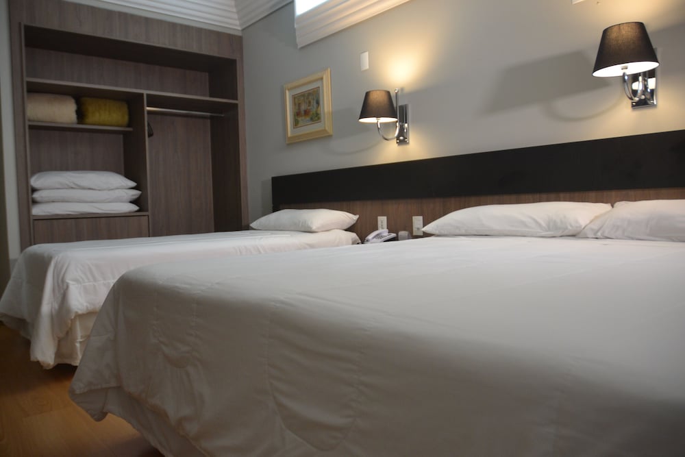Deluxe Triple Room photo 2