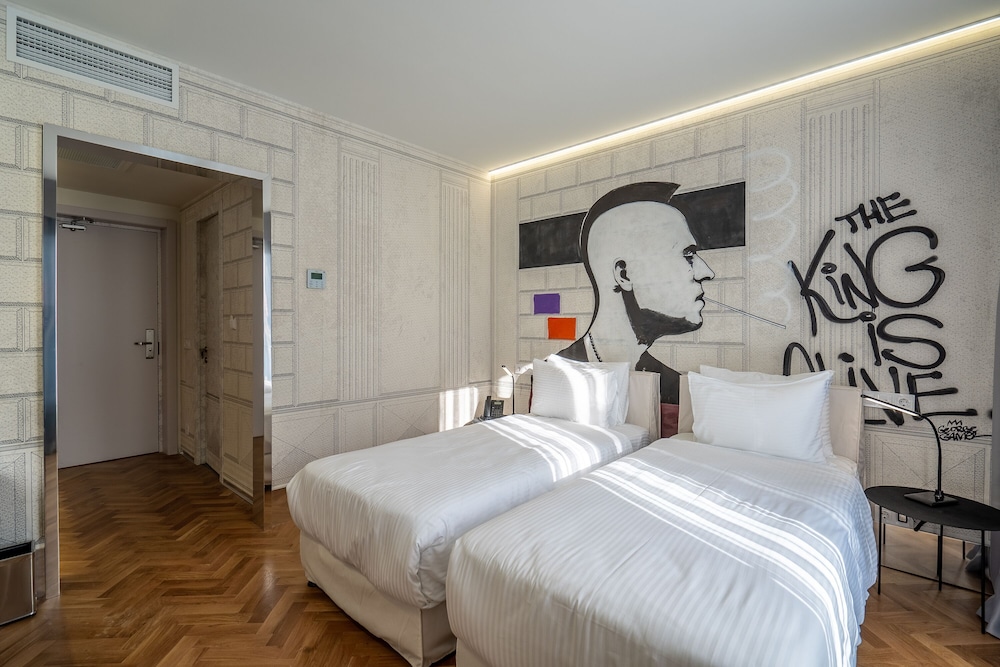 Standard Twin Room - Photo 1