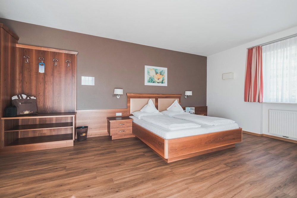 Deluxe Double Room, Balcony photo 2