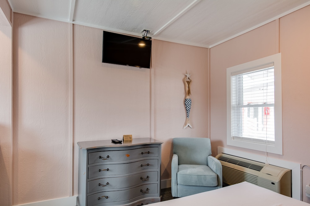 Standard Room, 1 Queen Bed