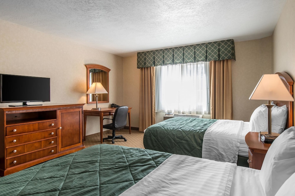 Suite, 2 Queen Beds, Non Smoking photo 2