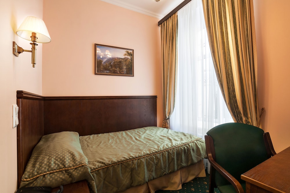 Economy Double Room photo 2