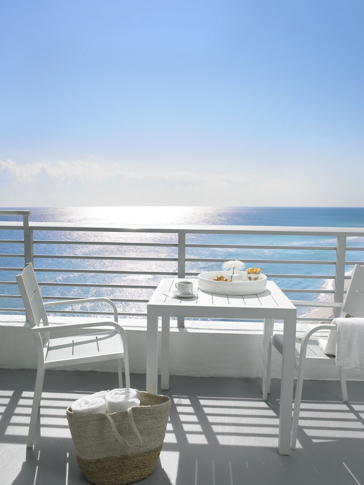 Suite, 2 Double Beds, Oceanfront
