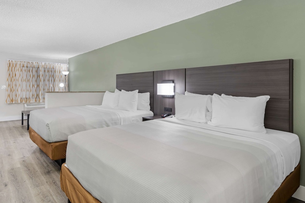 Suite, 2 Double Beds, Non Smoking