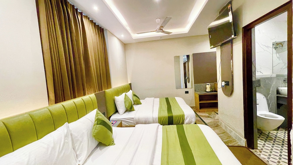 Deluxe Quadruple Room