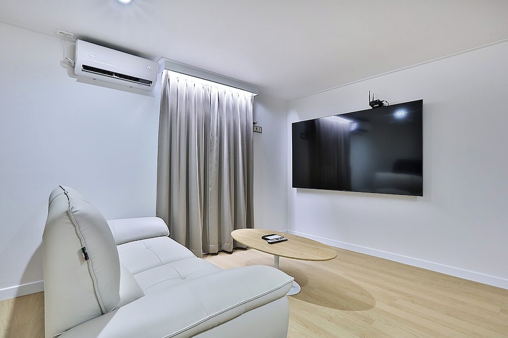 Family Studio Suite photo 1