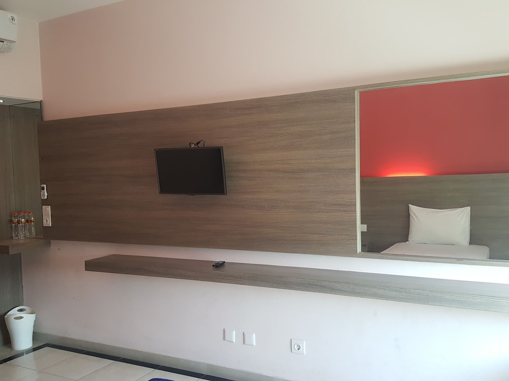 Deluxe Room - Photo 7