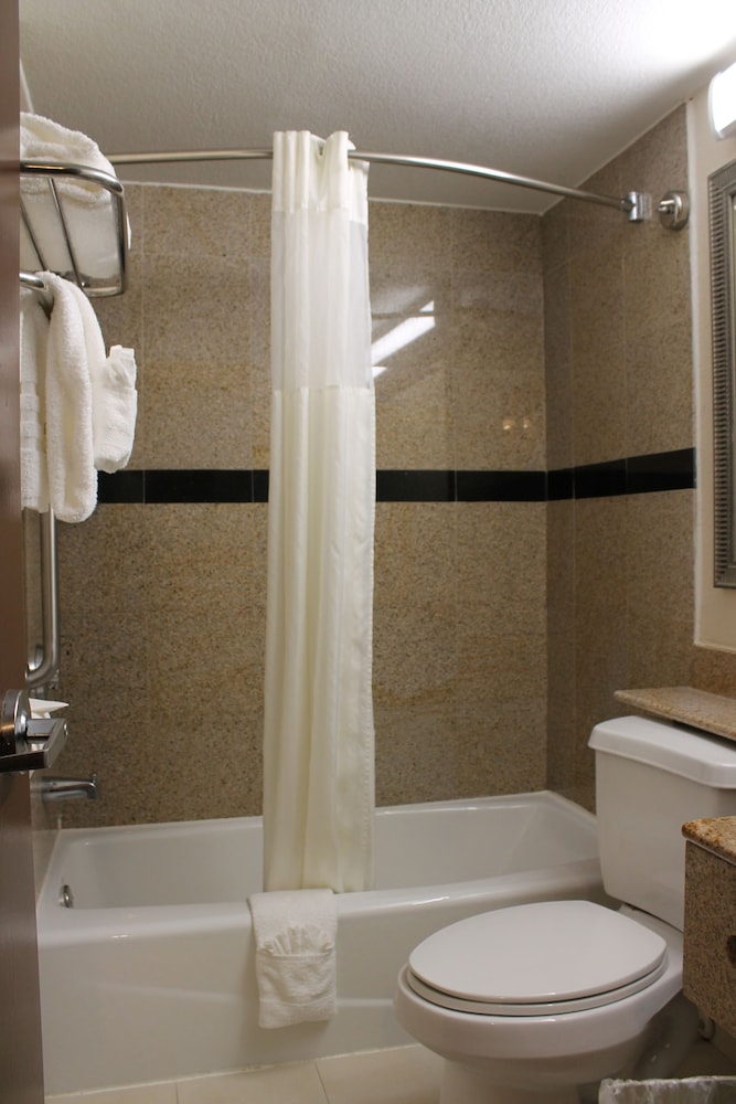 Standard Room, 2 Queen Beds - Photo 14