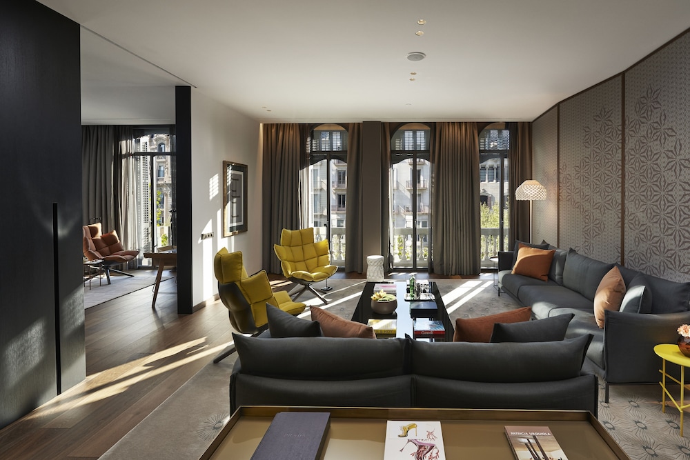 Premier Suite with One King Bed and Terrace (Non Smoking)