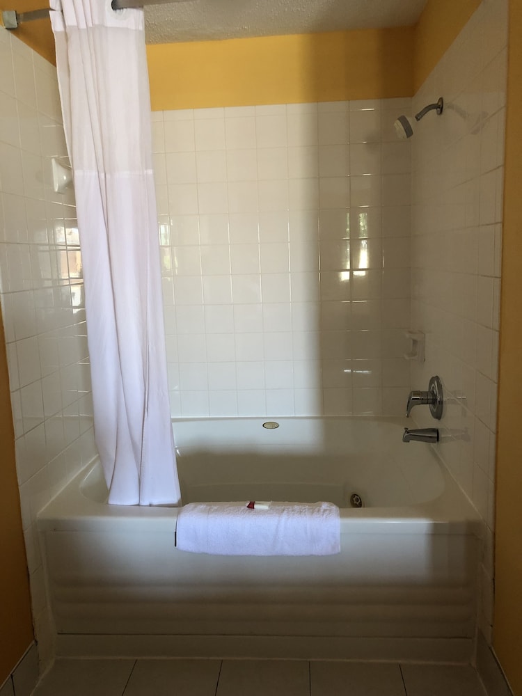 Studio Suite, 1 King Bed, Non Smoking - Photo 5