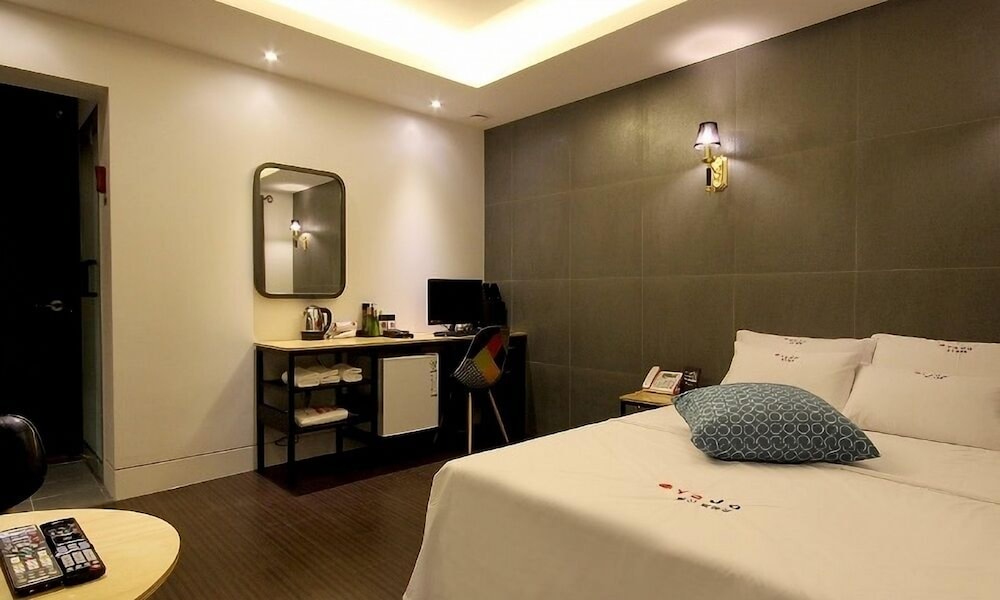 Standard Double Room - Photo 2