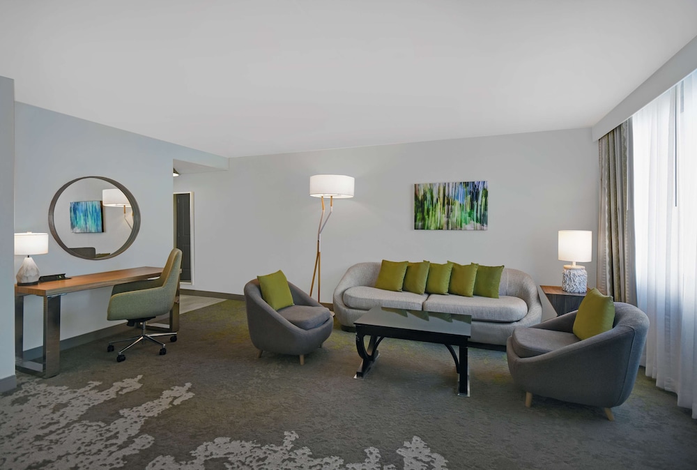 Junior Suite, 1 King Bed, Accessible - Photo 1