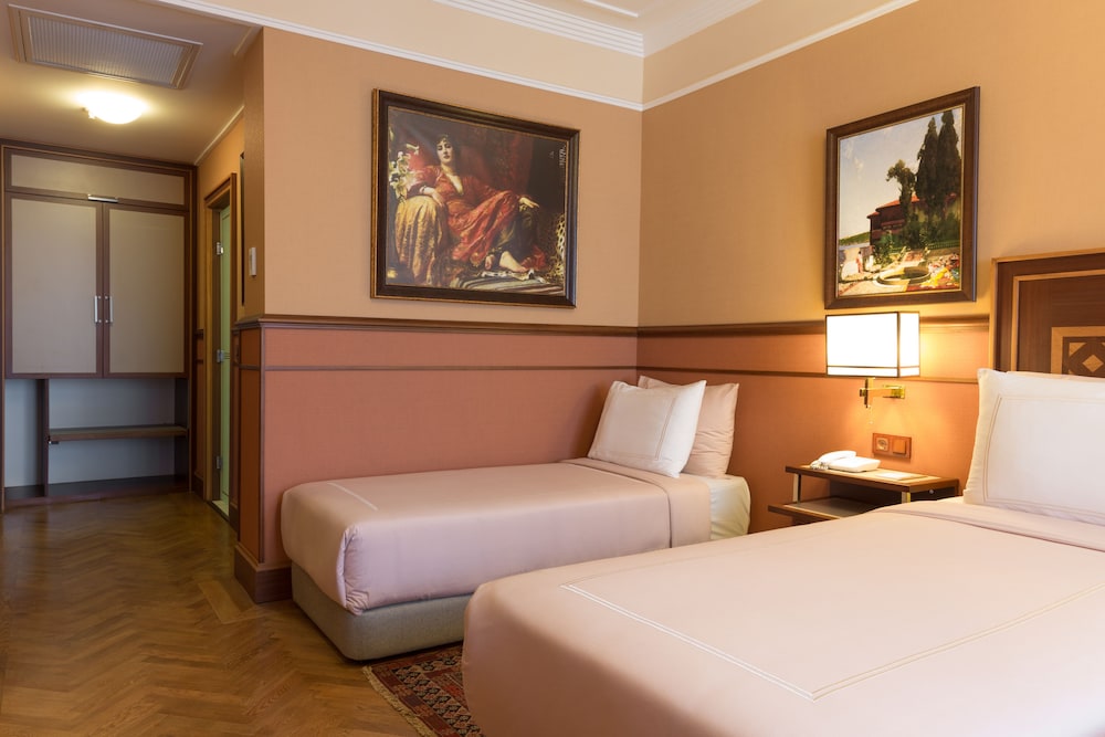 Superior Triple Room photo 2