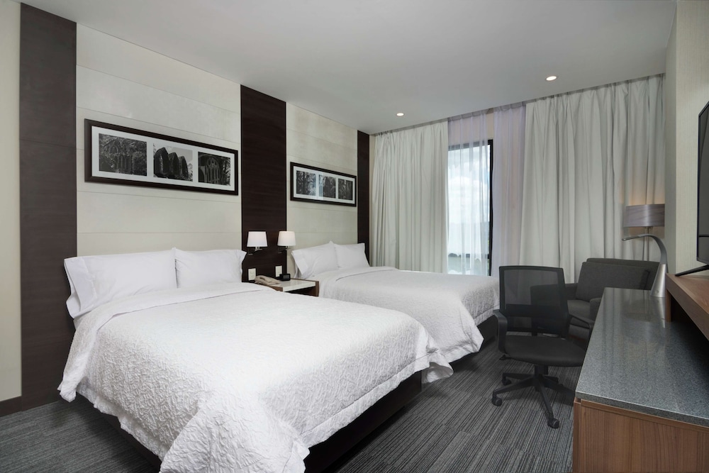 Room, 2 Double Beds, Lake View photo 3