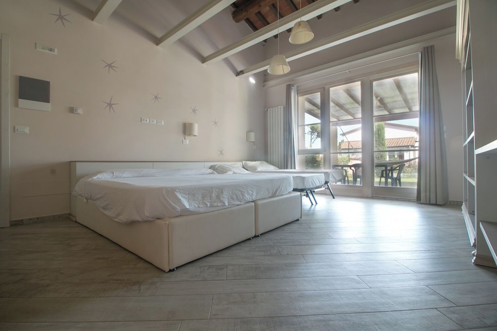 Superior Loft, 1 Bedroom, 2 Bathrooms, Garden Area photo 3