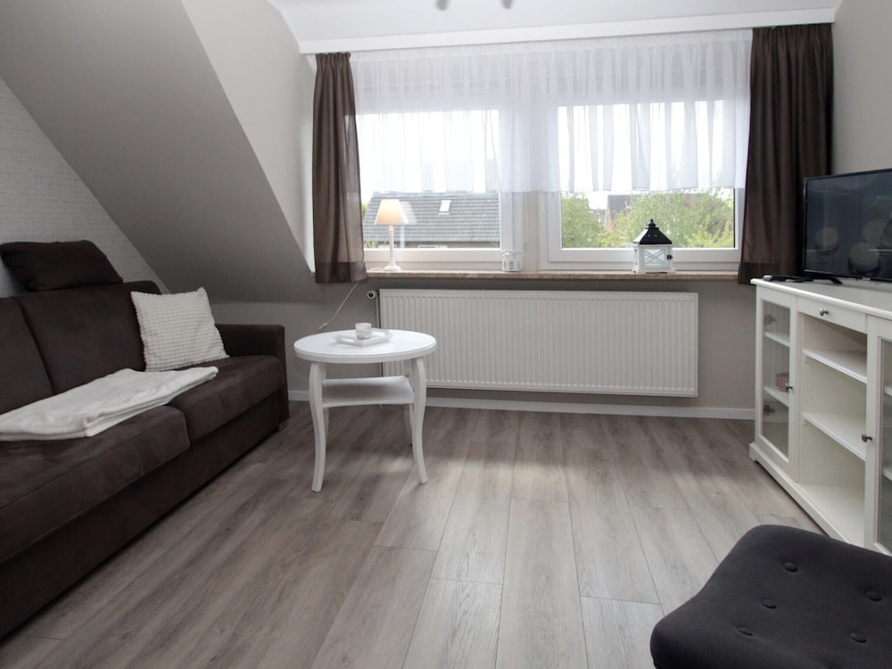 Classic Apartment, 2 Bedrooms photo 3