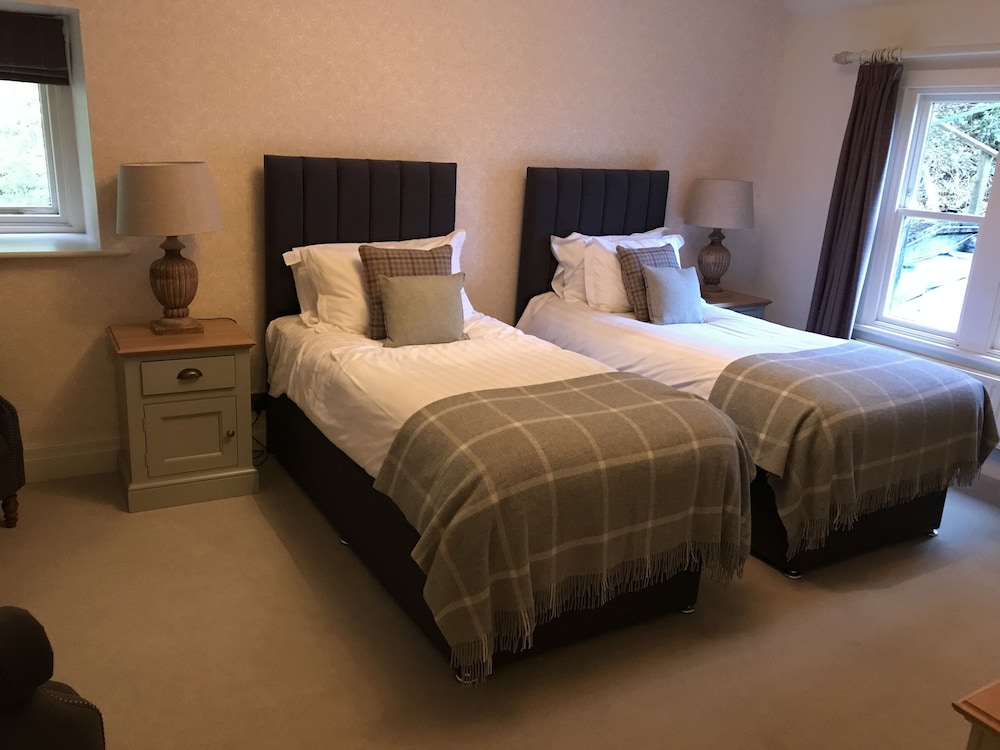 Classic Twin Room, 2 Twin Beds photo 3