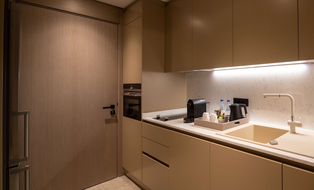 Presidential Suite thumbnail 6