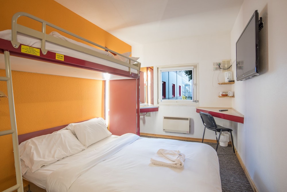 Basic Triple Room, Shared Bathroom (Non-smoking ) photo 2