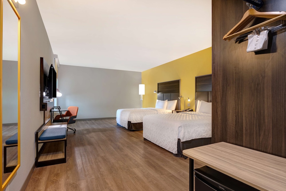 Room, 2 Queen Beds, Accessible, Bathtub (Mobility & Hearing) - Photo 1