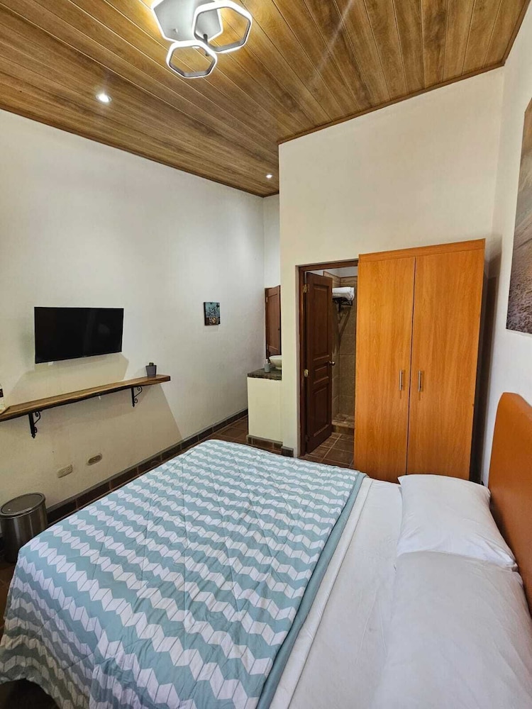 Comfort Double Room, 1 Bedroom, Air conditioning, Courtyard View photo 3