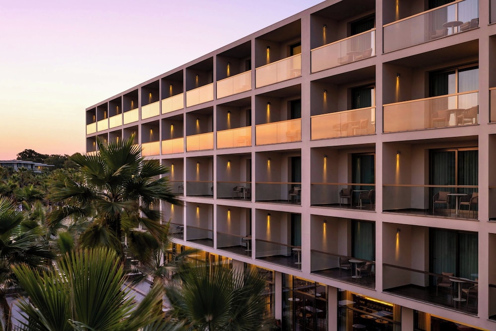 Deluxe Room, 2 Twin Beds, Resort View (Balcony) - Photo 8