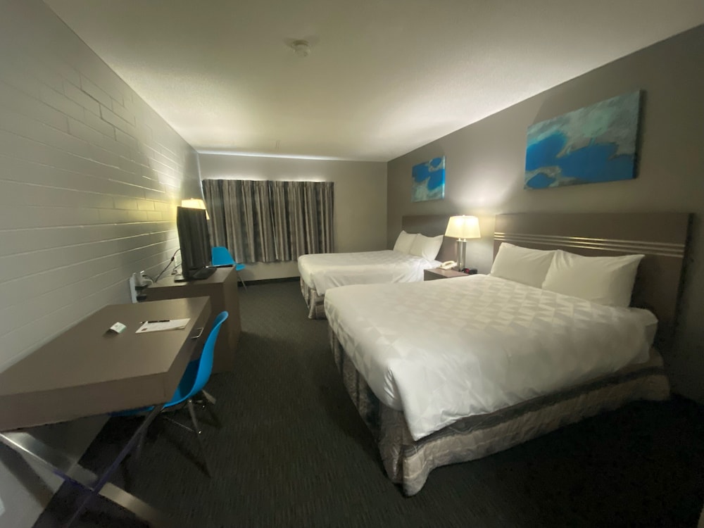 Standard Room, 2 Queen Beds, Non Smoking photo 2