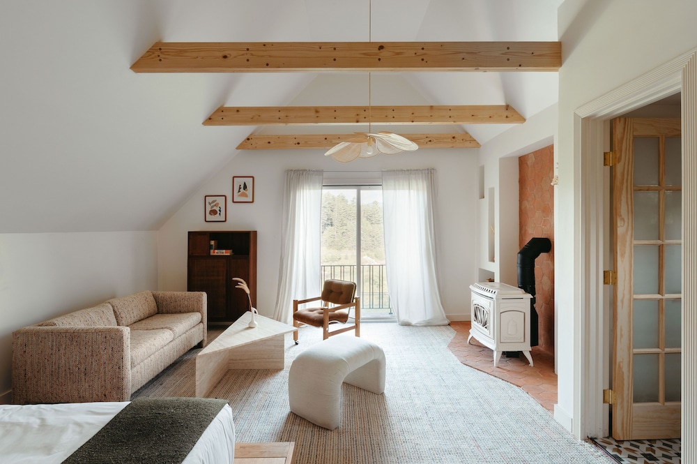 King Suite George
