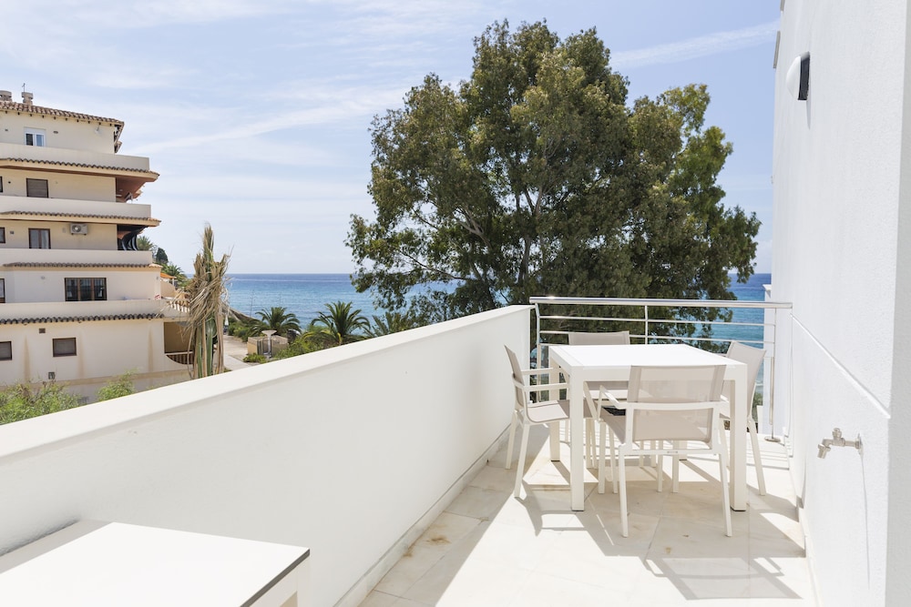 Deluxe Apartment, 1 Bedroom, Balcony, Partial Ocean View (Caleta) Deluxe Apartment, 1 Bedroom, Balcony, Partial Ocean View (Caleta)