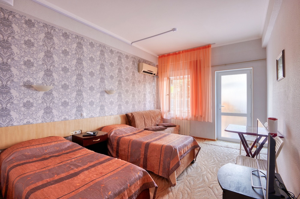 Family Twin Room, Courtyard View