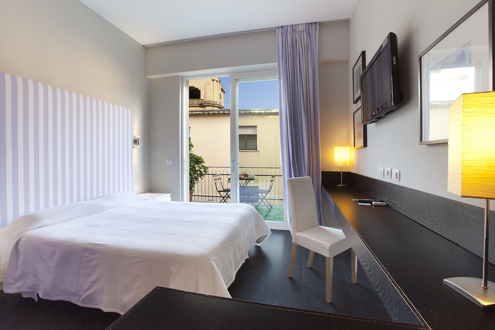 Deluxe Studio, Balcony - Photo 14